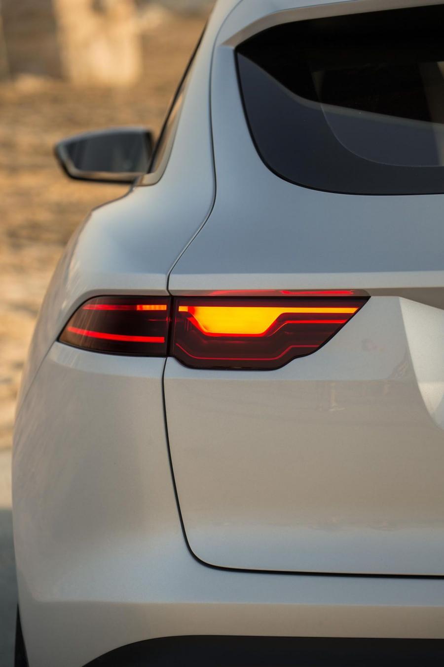 Jaguar C-X17 Concept in Liquid Aluminum 2013 года  (фото 10 из 38)